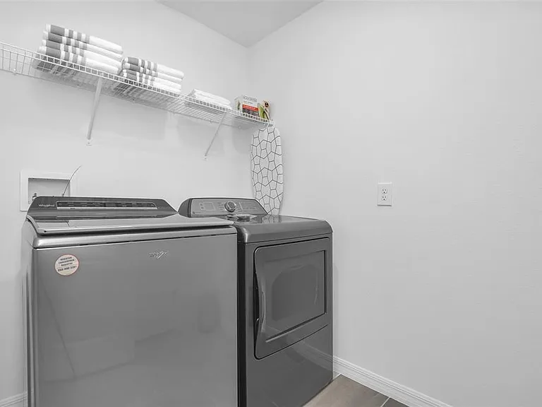 2131 Derwent Dr — Photo 13