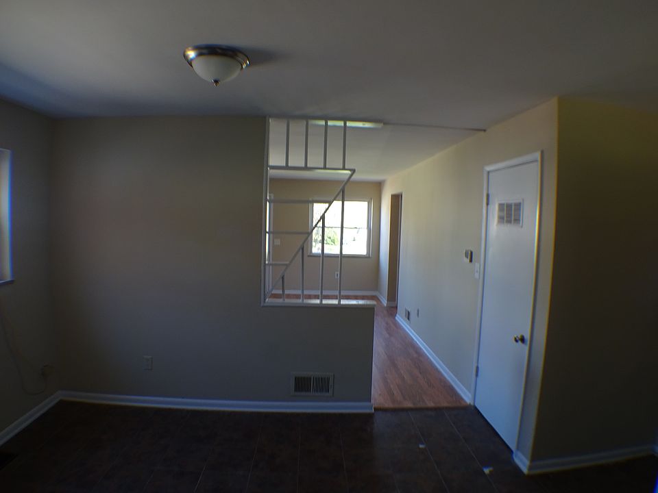 1st image of 10 Glenn St APT A