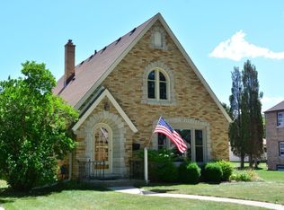2348 S 79th St, West Allis, WI 53219