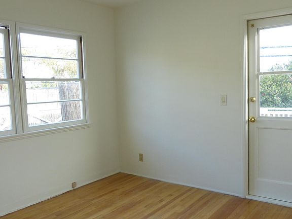 Bedroom 10 x 10 with access to deck