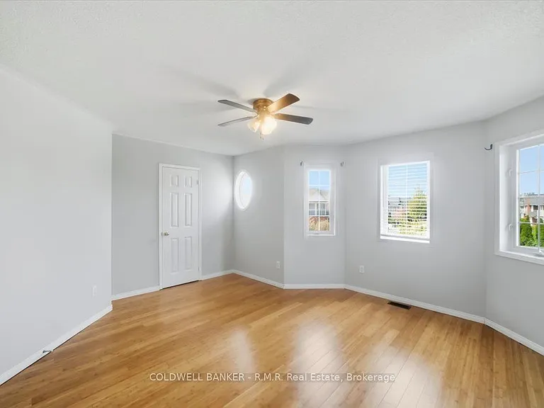 45 Angier Cres — Photo 31