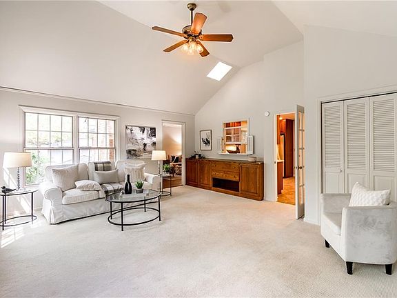 4th image of 2711 Shetland Dr