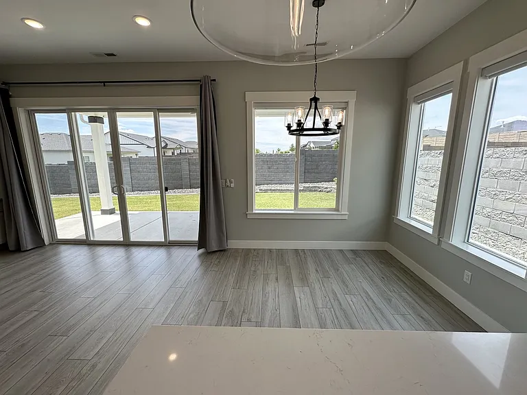 2285 Estate Ave — Photo 12