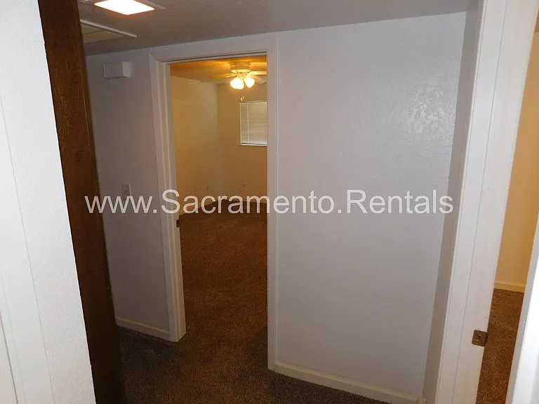 5840 Shelldrake Ct — Photo 10