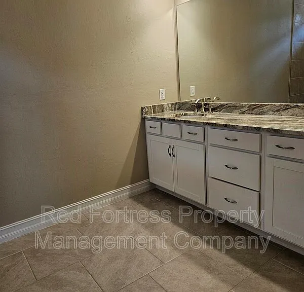623 Parkshore Lake Ave — Photo 8