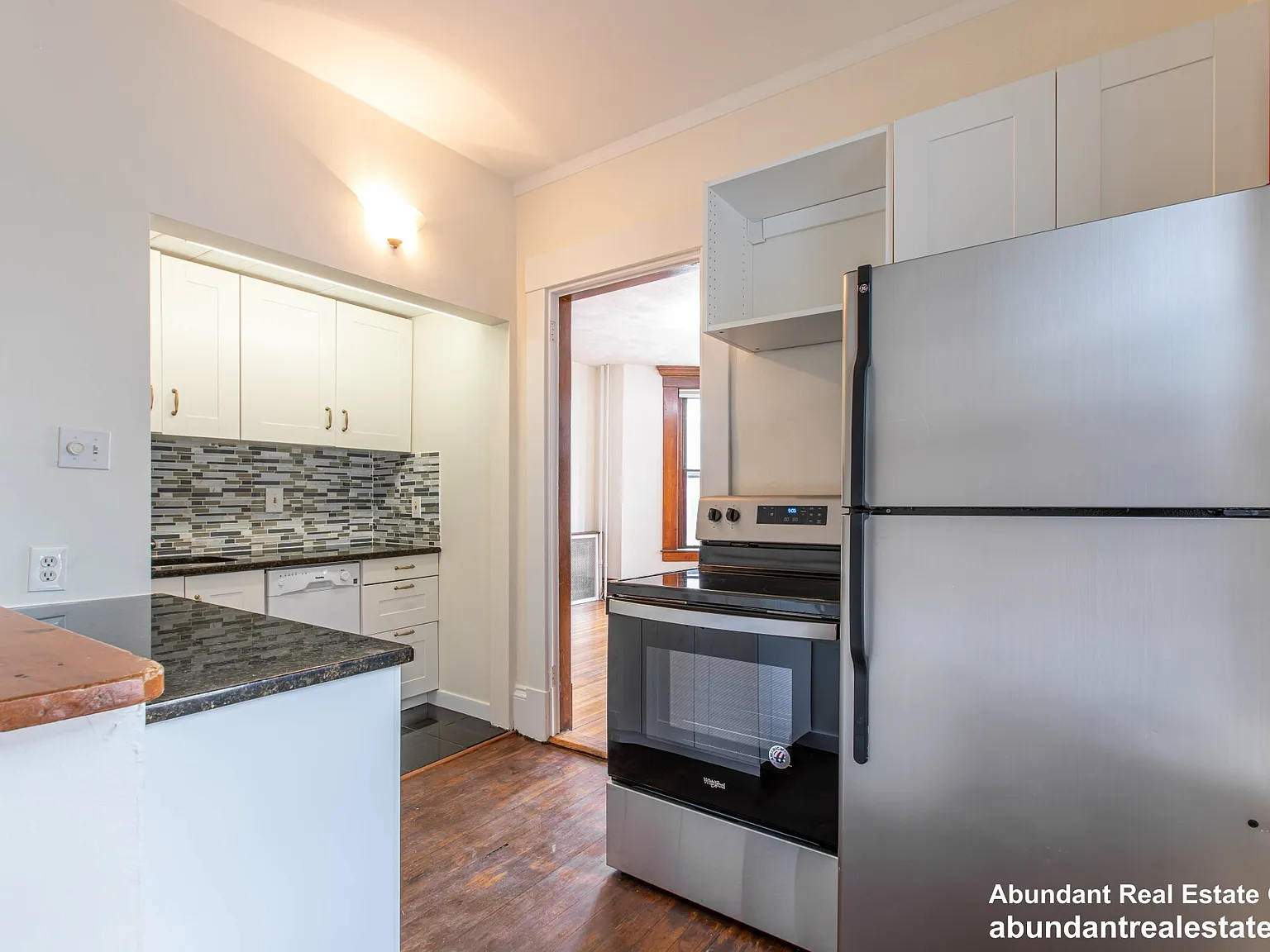1 bed, 1.5 bath, 700 sqft, $3,600 — Photo 4