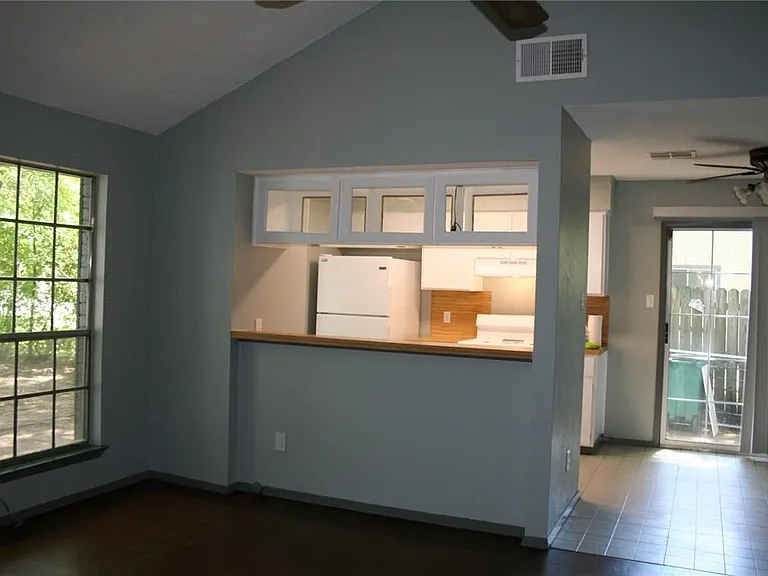 103 Cloudview Dr #A — Photo 3