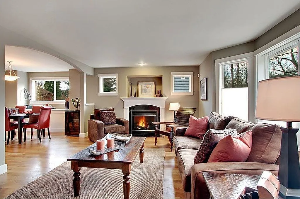 3 bed, 3.5 bath, 2390 sqft, $4,750 — Photo 2