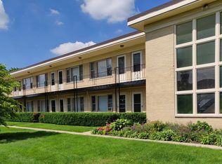 20 King Arthur Ct APT 4, Northlake, IL 60164