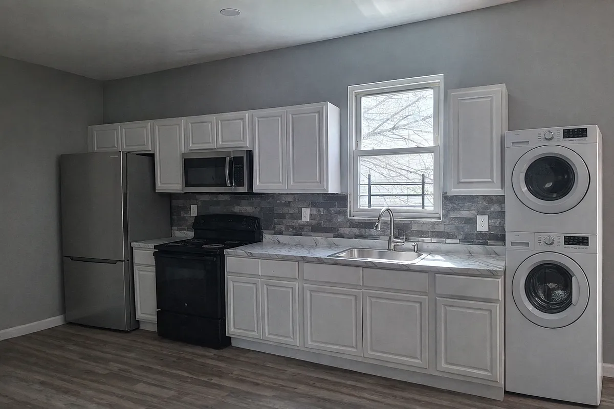 Building Photo - 904 S 18th St #2