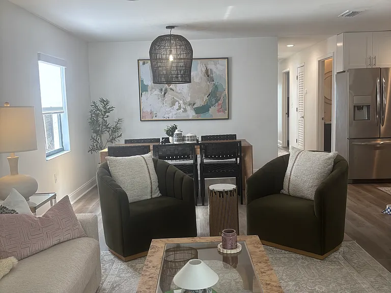 307 W Frances Ave — Photo 2