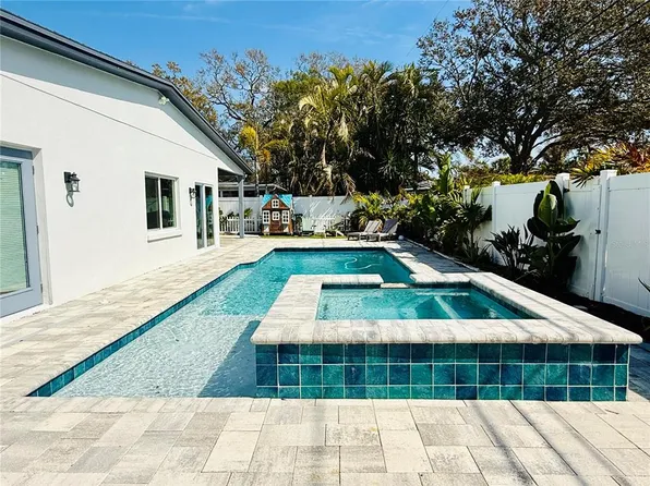 8280 32nd Ave N, Saint Petersburg, FL 33710