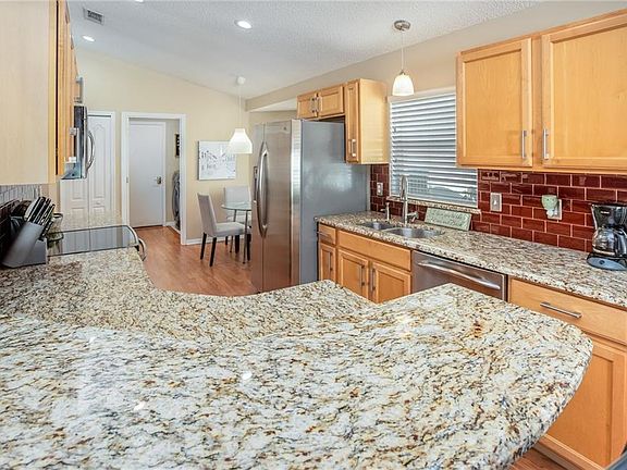 3rd image of 1590 Earhart Ln