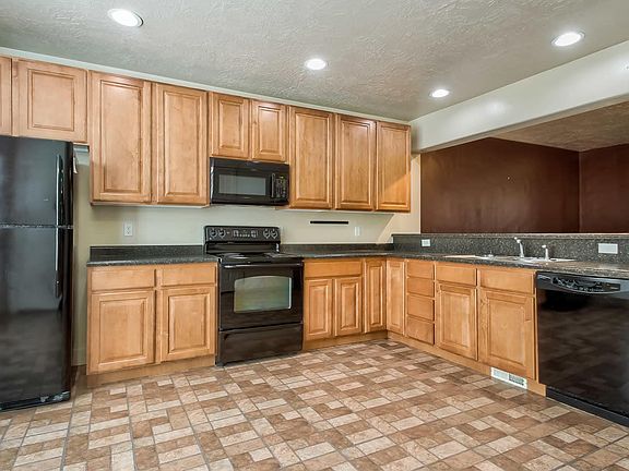 5th image of 3704 S Balmossie Ln