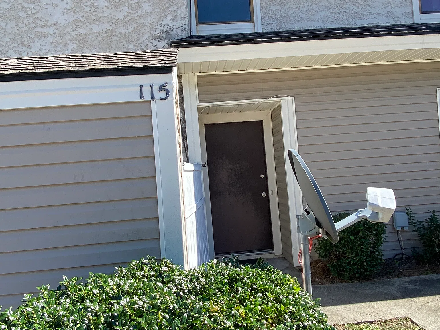 2 bed, 1.5 bath, 1064 sqft, $1,200 — Photo 1