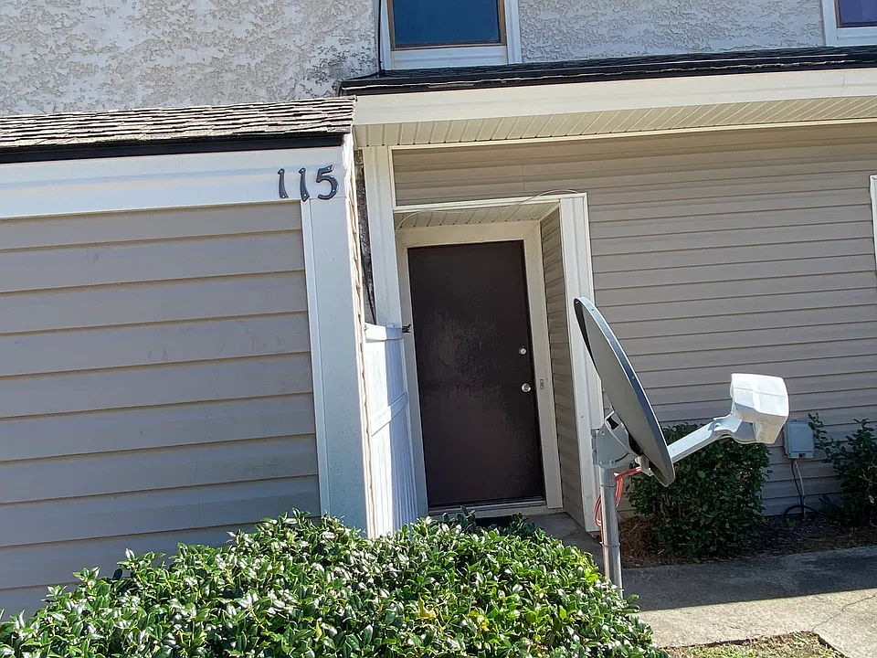 727 S Main St #115