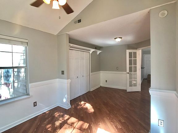 3rd image of 709 Cypress Pointe St