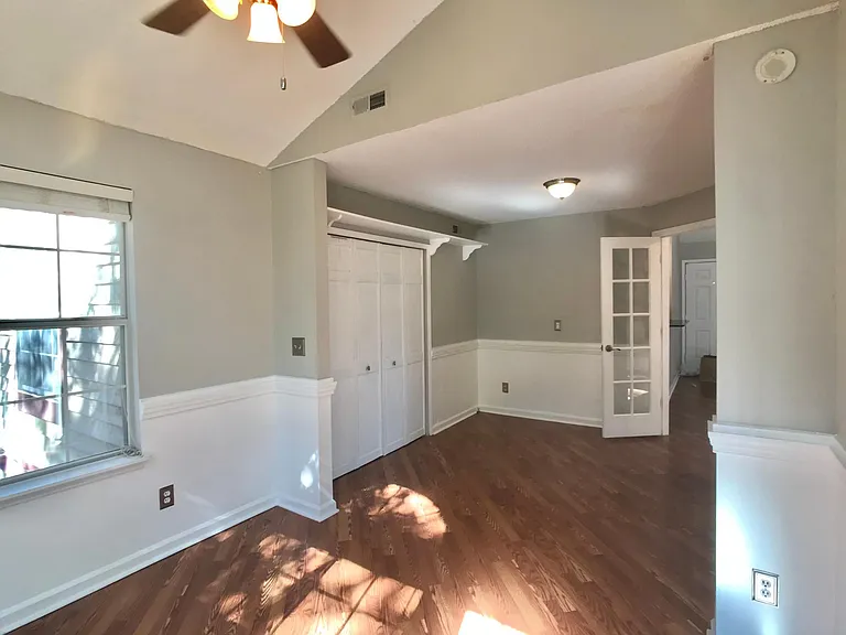 3rd bedroom for office use or additional roommates