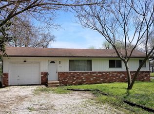 1020 S Clark Ave, Bolivar, MO 65613