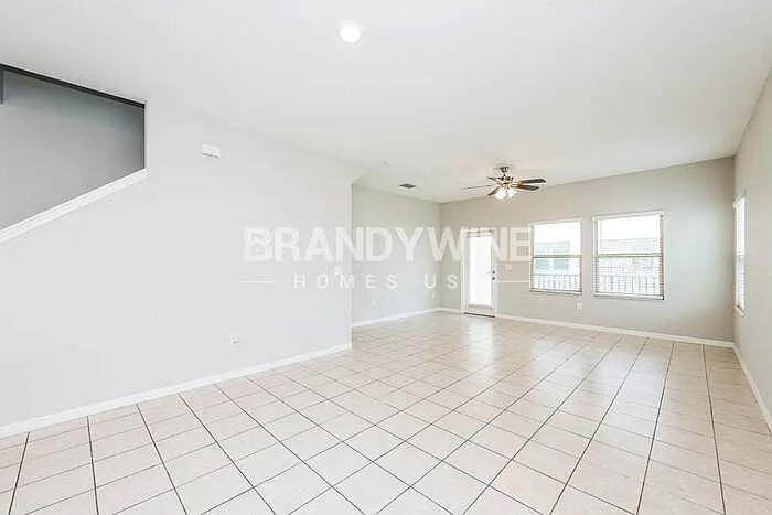 5703 Mercado Dr — Photo 4