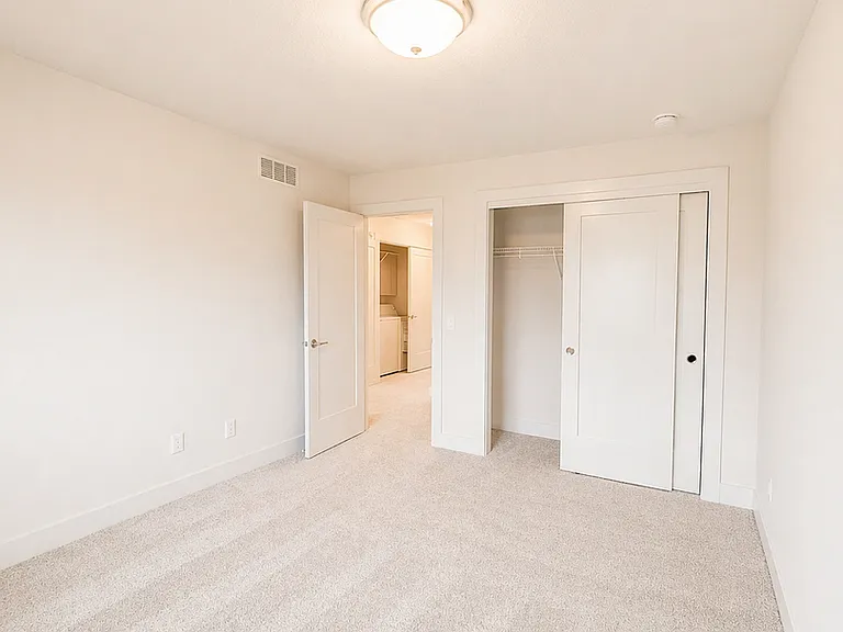 Hughes Century Crossing Townhomes — Photo 26