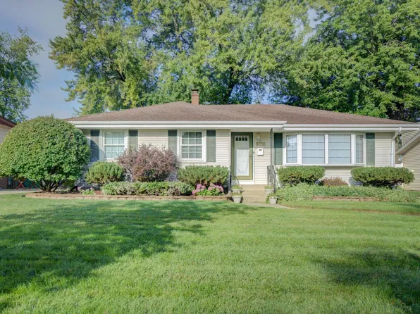 8016 Monaldi Dr, Munster, IN 46321