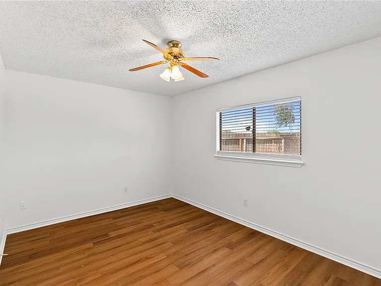 6234 Jessica Dr — Photo 13