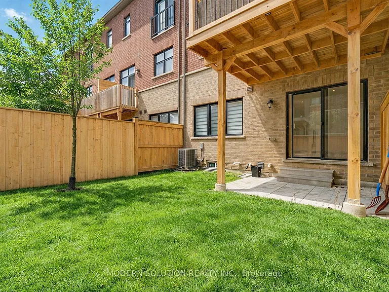 1659 Vellore Cres — Photo 40