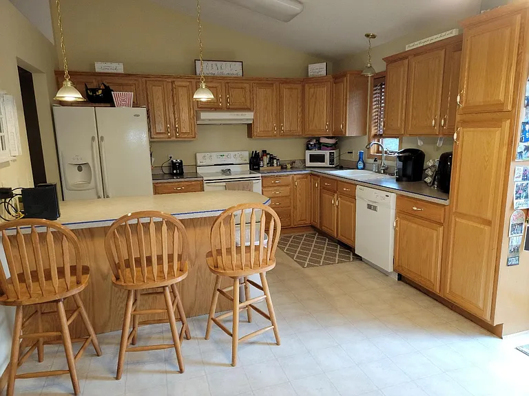 14 Columbia Ct — Photo 25