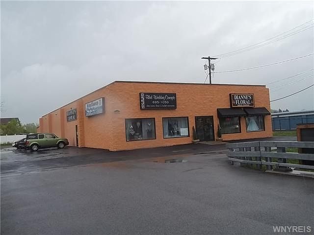 1st image of 3445 Niagara Falls Blvd