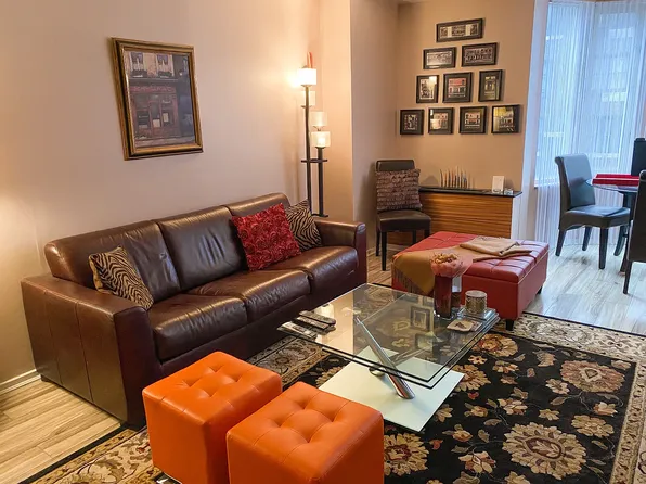 145 E 48th St, New York, NY