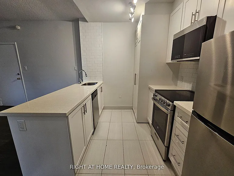 72 Wellesley St E #203 — Photo 7