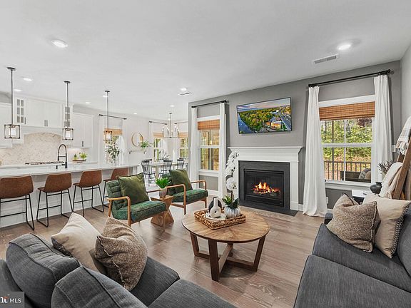 3rd image of 31468 Topsail Dr
