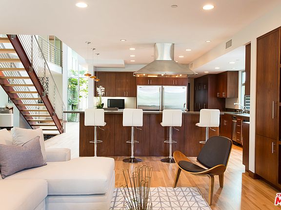 5th image of 2643 34th St