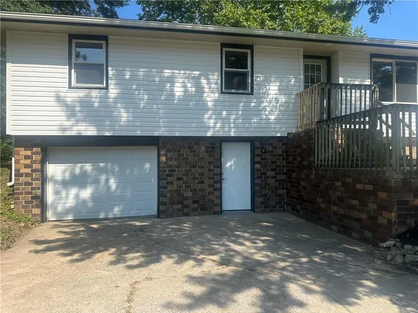 611 Mark St, Lathrop, MO 64465