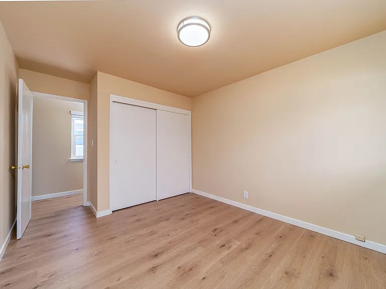 877 Miller Ave — Photo 12