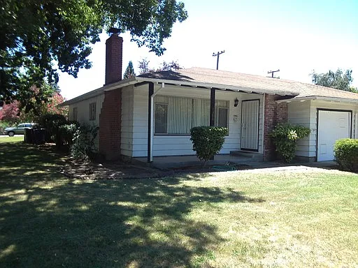 1370 35th Ave photo 1