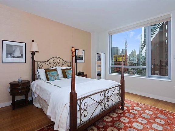4th image of 2 River Ter APT 8N