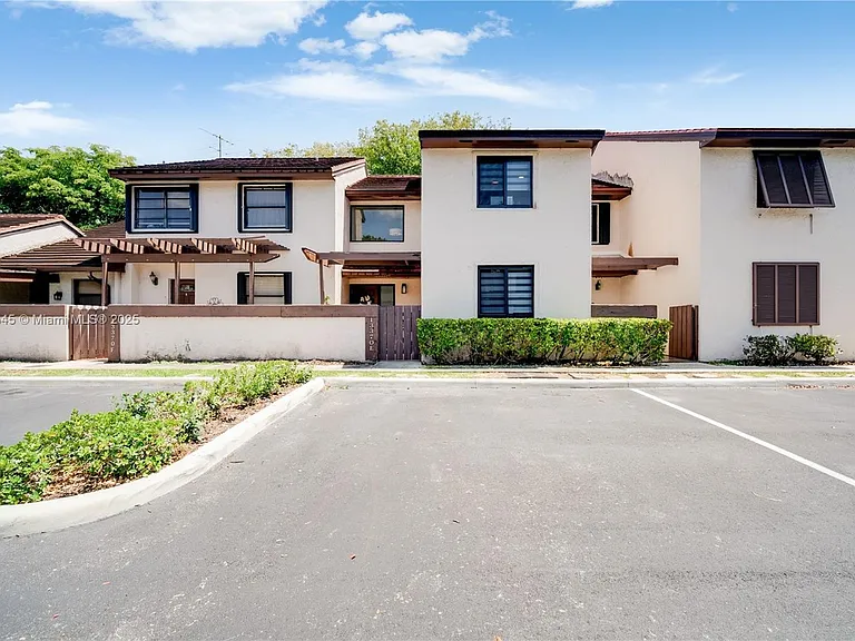 13370 SW 89th Ter #E — Photo 23