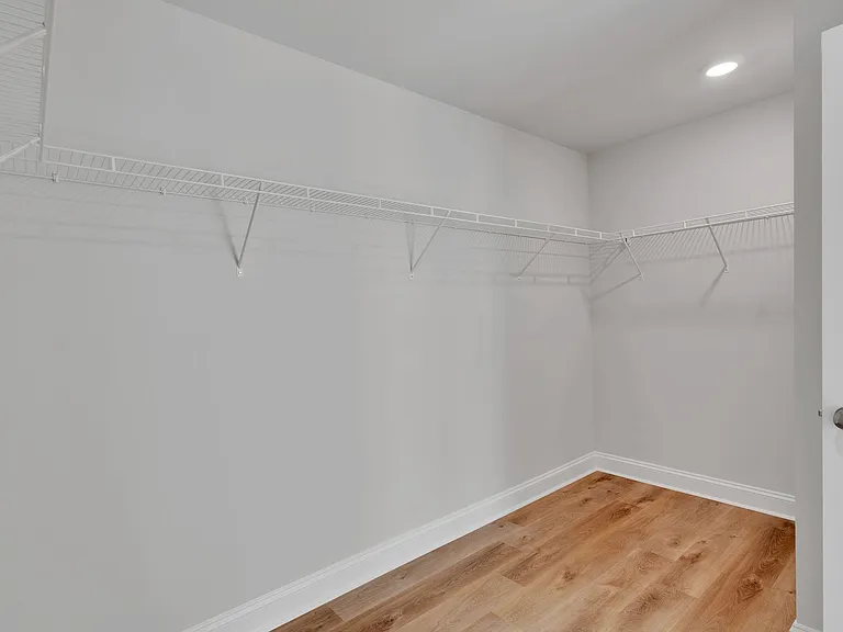 726 Lithia Inn Rd — Photo 19