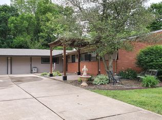 137 Tanglewood Trl, Wildwood, KY 40223