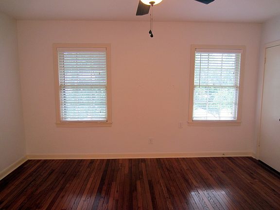5th image of 4520 Larch Ln