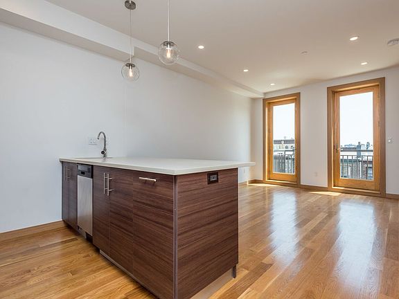 2nd image of 94 Greenpoint Ave APT 4R