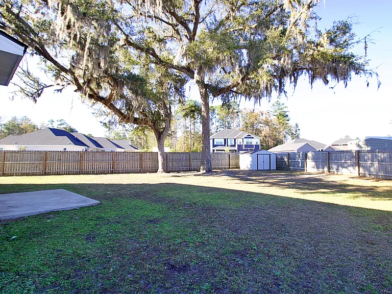 326 Fairview Cir — Photo 15