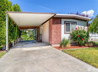 921 SE Scenic View Dr, College Place, WA 99324