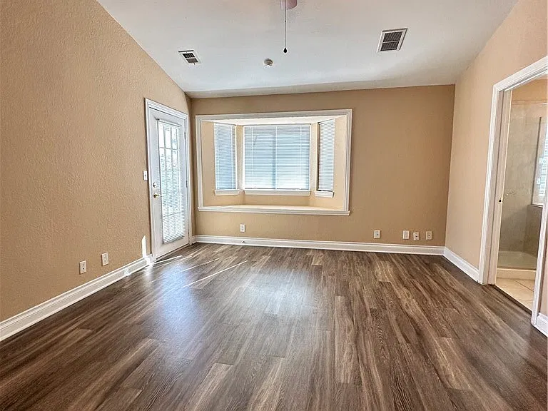 3910 Amy Marie Ct — Photo 10