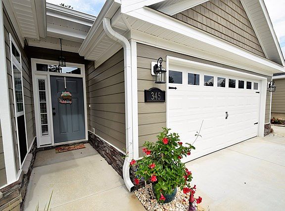3rd image of 345 Loudoun Dr