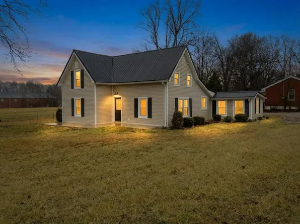 10 W Church St, Stanton, KY 40380