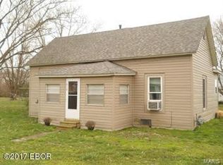 814 W Davis St, Keyesport, IL 62253