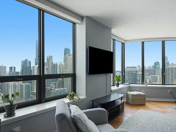 3rd image of 400 N Lasalle Dr #4401